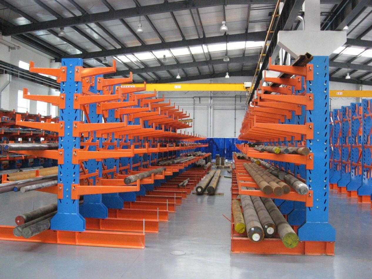 Heavy duty cantilever racking detail